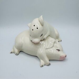 Source Unknown Cream Pig Shaker Set